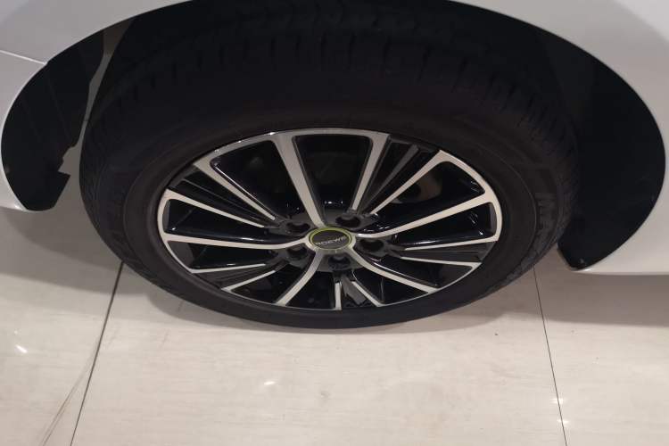 Used Roewe i5 2021 1.5L Manual Platinum Edition Right Rear Wheel Hub