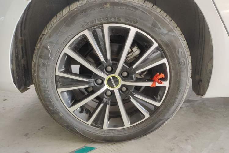 Used Roewe i5 2021 1.5L CVT Platinum Edition Right Rear Wheel Hub