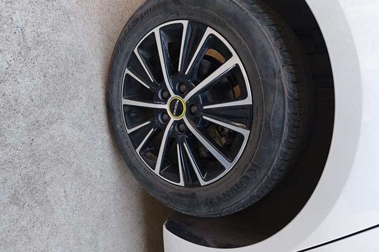 Used Roewe i5 2021 1.5L CVT Assurance Edition Right Rear Wheel Hub