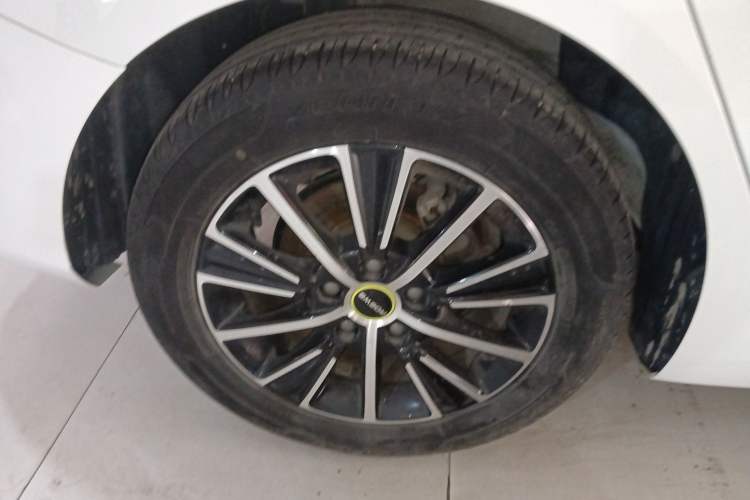Used Roewe i5 2021 1.5L CVT Platinum Edition Right Rear Wheel Hub