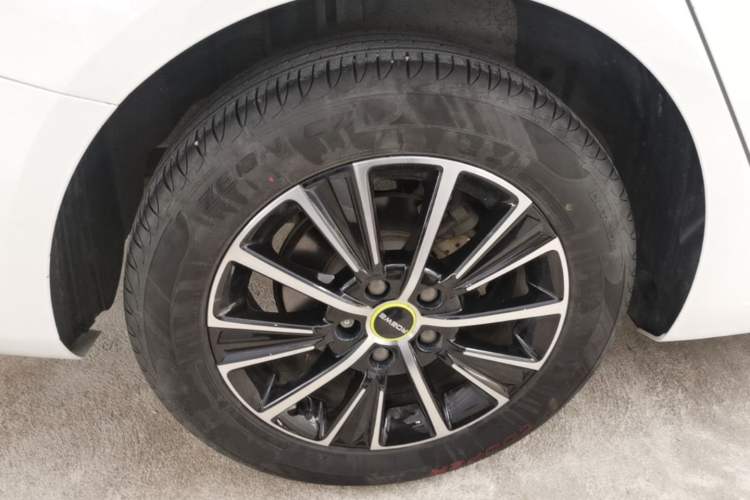 Used Roewe i5 2021 1.5L CVT Diamond Edition Right Rear Wheel Hub