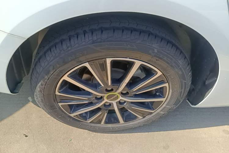 Used Roewe i5 2021 1.5L Manual Platinum Edition Right Rear Wheel Hub