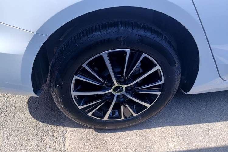 Used Roewe i5 2021 1.5L CVT Starry Edition Right Rear Wheel Hub