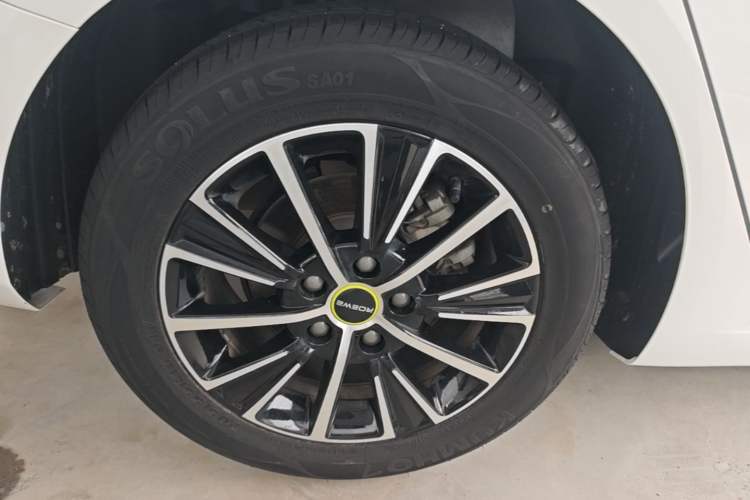 Used Roewe i5 2021 Revised Version 1.5L CVT Diamond Edition Right Rear Wheel Hub