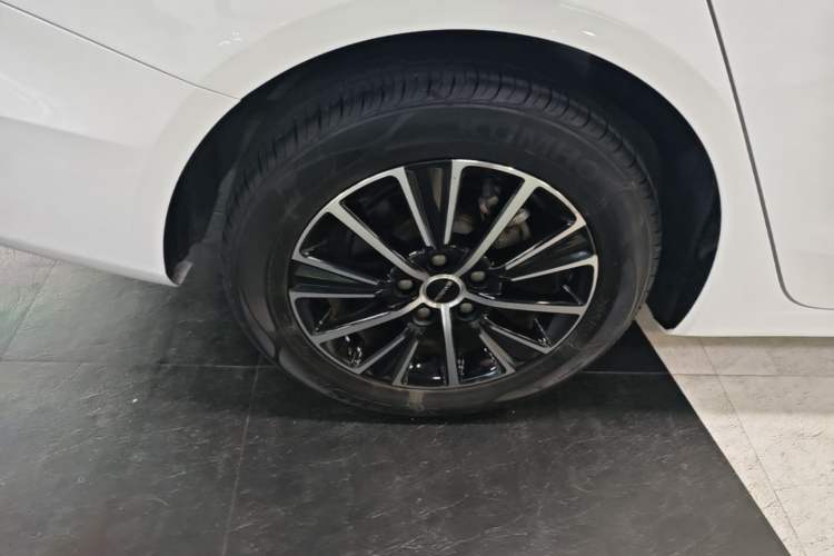 Used Roewe i5 2021 Revised Version 1.5L CVT Diamond Edition Right Rear Wheel Hub