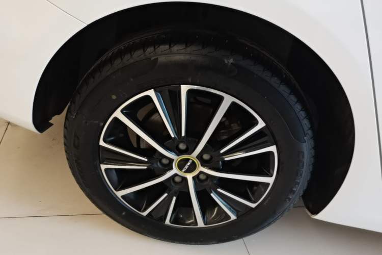 Used Roewe i5 2021 1.5L CVT Platinum Edition Right Rear Wheel Hub