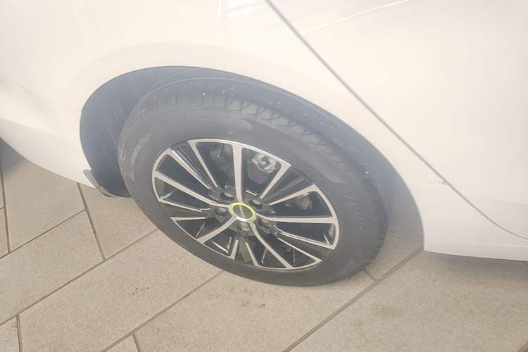 Used Roewe i5 2021 1.5L CVT Starry Edition Right Rear Wheel Hub