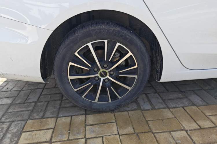 Used Roewe i5 2021 Revised Version 1.5L CVT Diamond Edition Right Rear Wheel Hub