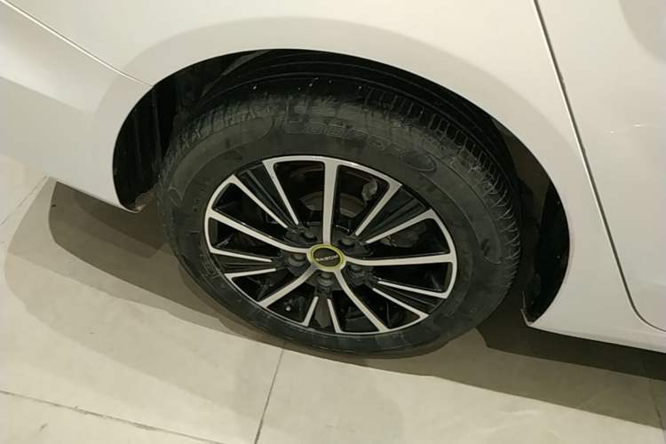 Used Roewe i5 2021 1.5L CVT Diamond Edition Right Rear Wheel Hub