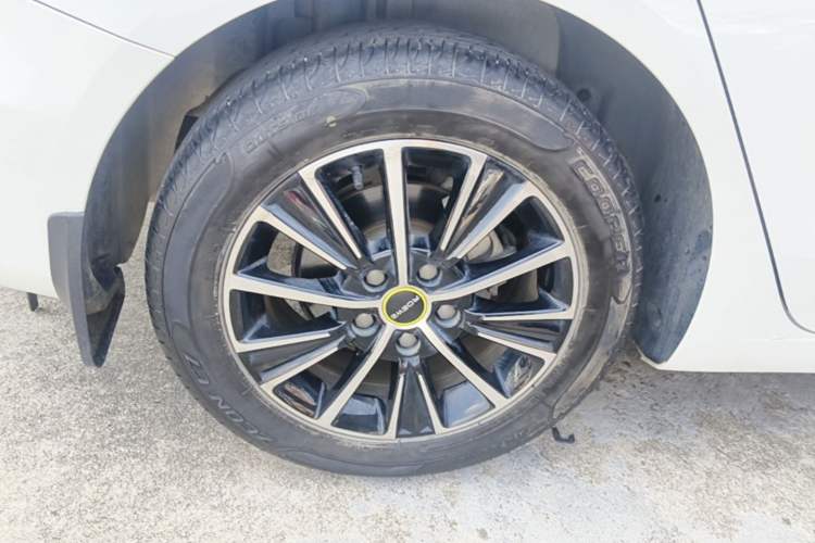 Used Roewe i5 2021 1.5L CVT Diamond Edition Right Rear Wheel Hub