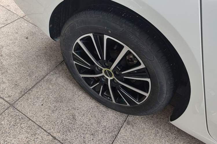 Used Roewe i5 2021 1.5L CVT Starry Edition Right Rear Wheel Hub