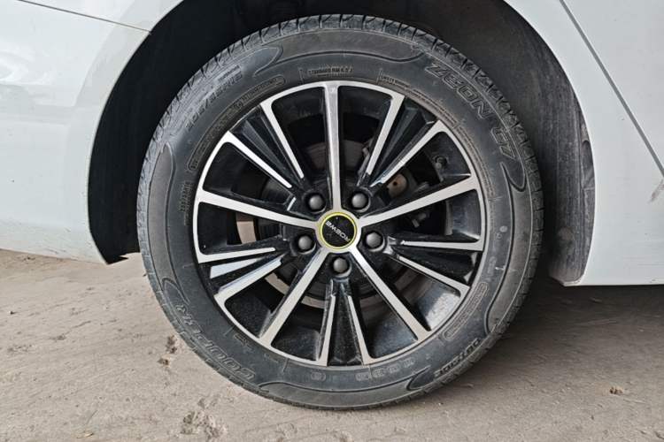 Used Roewe i5 2021 1.5L CVT Diamond Edition Right Rear Wheel Hub