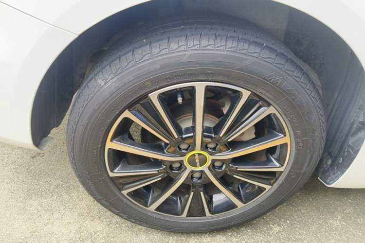 Used Roewe i5 2021 1.5L Manual Platinum Edition Right Rear Wheel Hub
