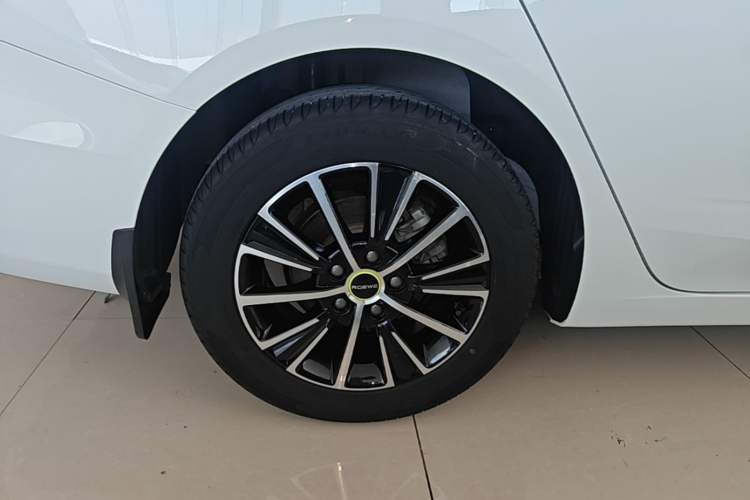 Used Roewe i5 2021 1.5L CVT Platinum Edition Right Rear Wheel Hub