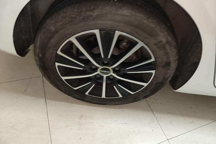 Used Roewe i5 2021 1.5L CVT Starry Edition Right Rear Wheel Hub