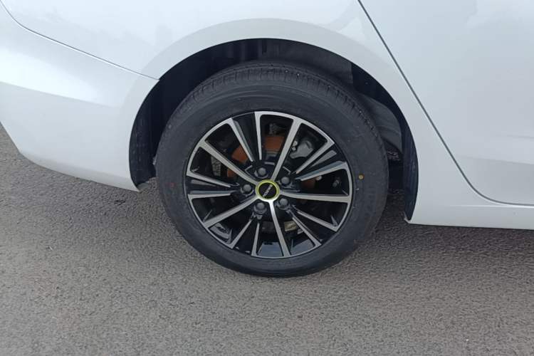 Used Roewe i5 2021 1.5L Manual Platinum Edition Right Rear Wheel Hub