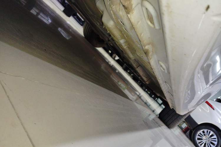Used Roewe i5 2021 Revised 1.5L CVT Starry Edition Right Side Sill