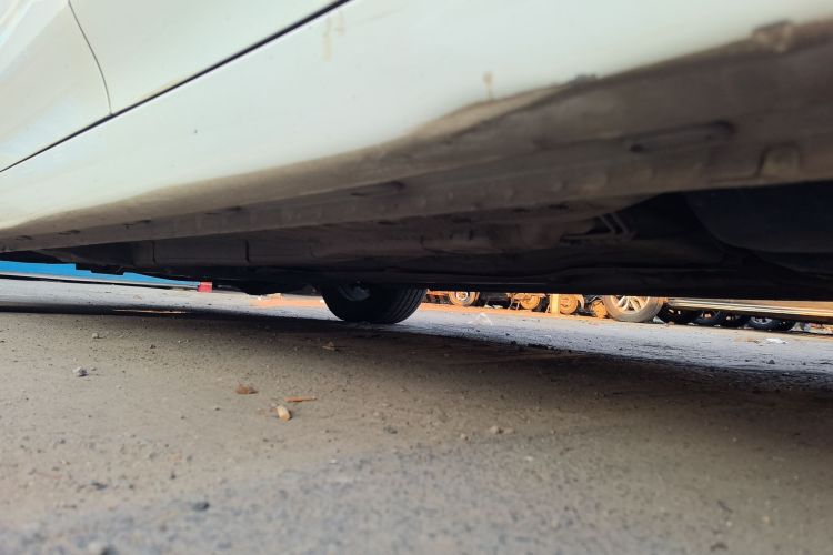 Used Roewe i5 2021 Revised Version 1.5L CVT Diamond Edition Right Side Sill