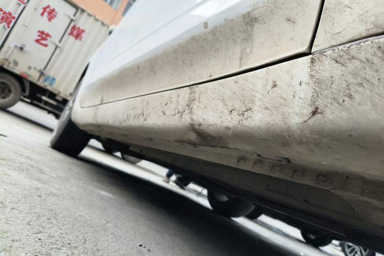 Used Roewe i5 2021 Revised Version 1.5L CVT Diamond Edition Right Side Sill