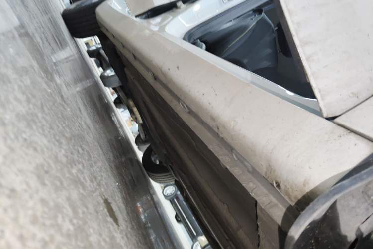Used Roewe i5 2021 1.5L Manual Platinum Edition Right Side Sill