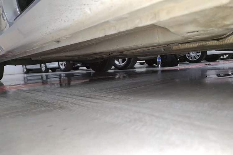 Used Roewe i5 2021 Revised Version 1.5L CVT Diamond Edition Right Side Sill