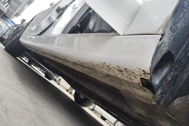Used Roewe i5 2021 1.5L CVT Diamond Edition Right Side Sill