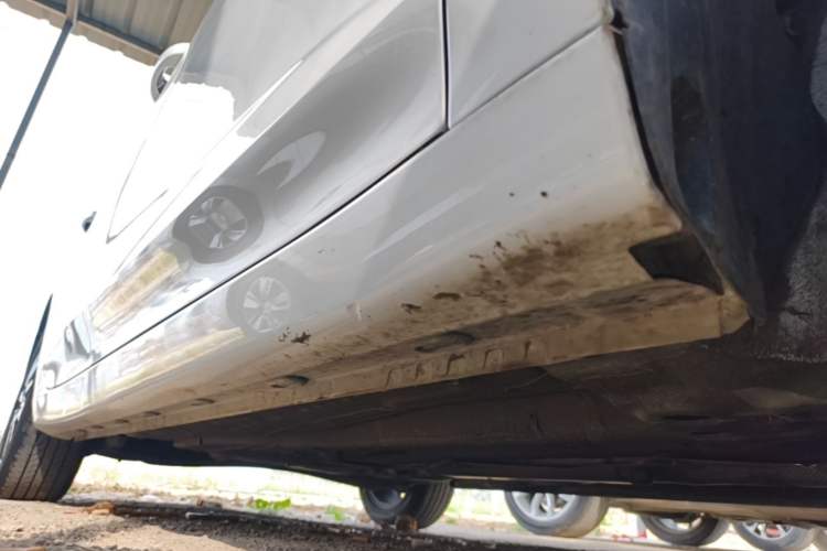 Used Roewe i5 2021 1.5L Manual Comfort Edition Right Side Sill