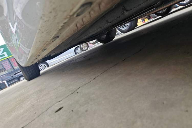 Used Roewe i5 2021 1.5L Manual Diamond Edition Right Side Sill