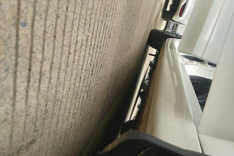 Used Roewe i5 2021 1.5L CVT Diamond Edition Right Side Sill