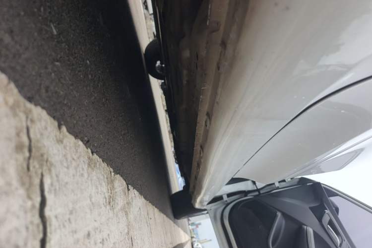 Used Roewe i5 2021 1.5L CVT Diamond Edition Right Side Sill