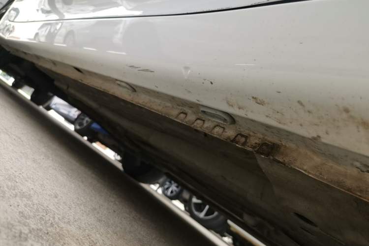 Used Roewe i5 2021 1.5L CVT Diamond Edition Right Side Sill