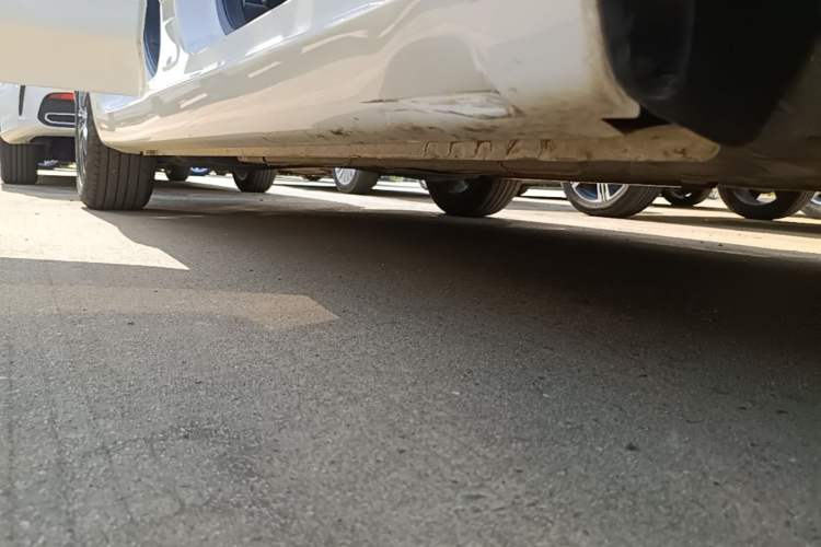 Used Roewe i5 2021 1.5L Manual Platinum Edition Right Side Sill