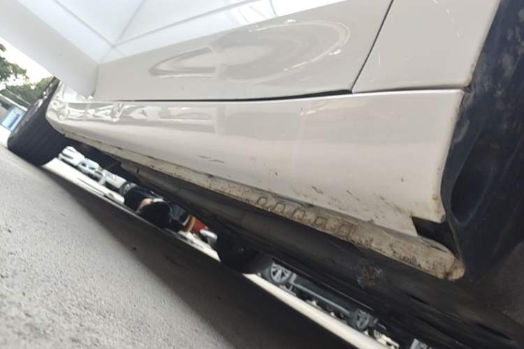 Used Roewe i5 2021 1.5L CVT Diamond Edition Right Side Sill