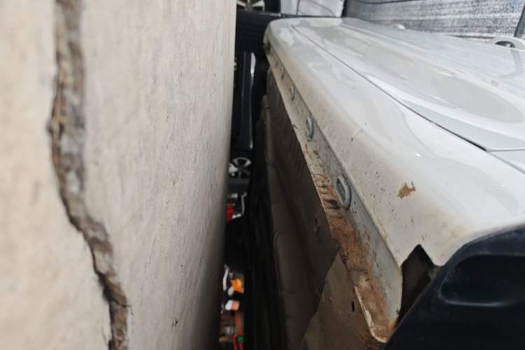 Used Roewe i5 2021 Revised Version 1.5L CVT Diamond Edition Right Side Sill