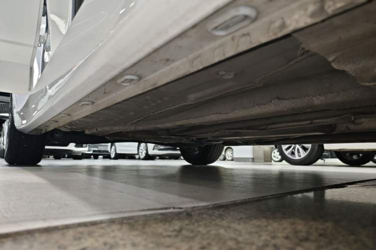 Used Roewe i5 2021 Revised Version 1.5L CVT Diamond Edition Right Side Sill