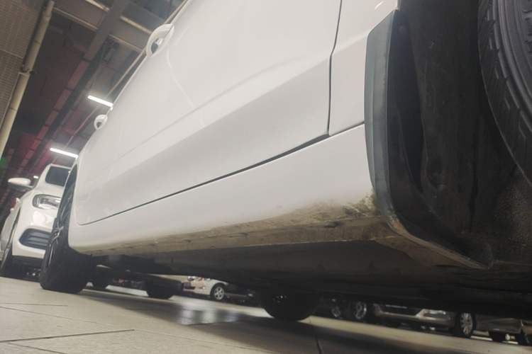 Used Roewe i5 2021 1.5L CVT Starry Edition Right Side Sill