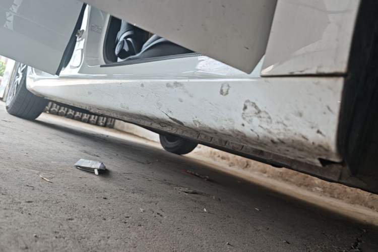 Used Roewe i5 2021 1.5L CVT Diamond Edition Right Side Sill