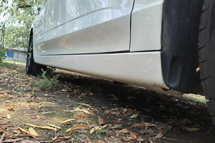 Used Roewe i5 2021 1.5L CVT Diamond Edition Right Side Sill