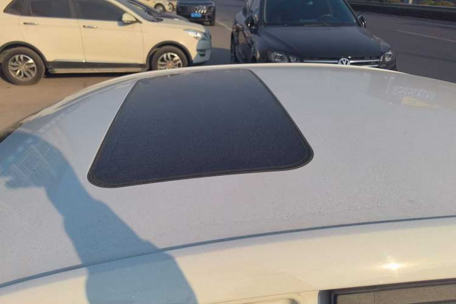 Used Roewe i5 2021 Revised Version 1.5L CVT Diamond Edition Roof