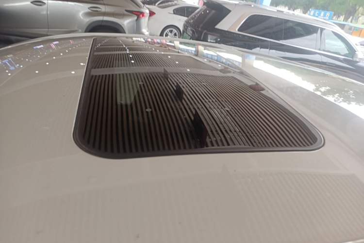 Used Roewe i5 2021 Revised Version 1.5L CVT Diamond Edition Roof