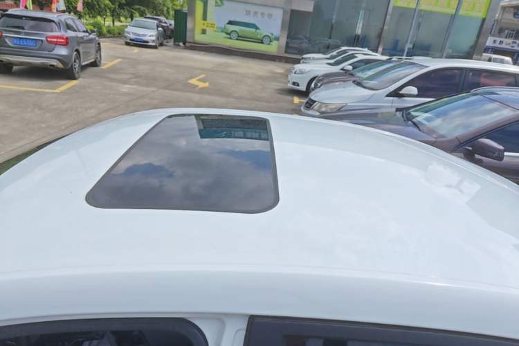 Used Roewe i5 2021 1.5L CVT Diamond Edition Roof