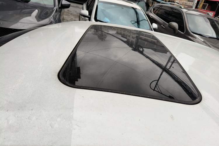 Used Roewe i5 2021 Revised Version 1.5L CVT Diamond Edition Roof