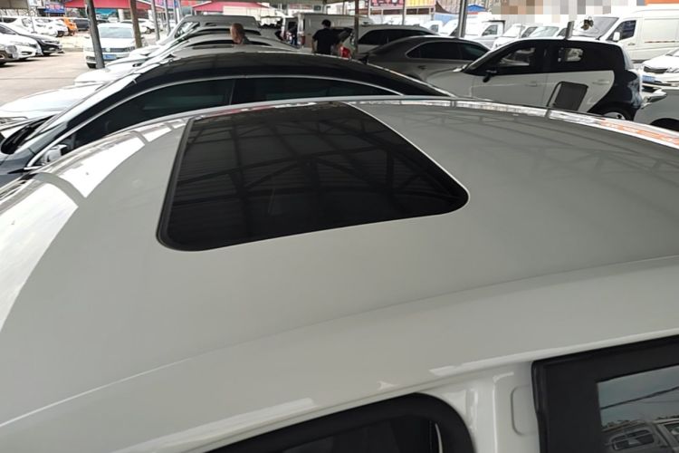 Used Roewe i5 2021 Revised Version 1.5L CVT Diamond Edition Roof