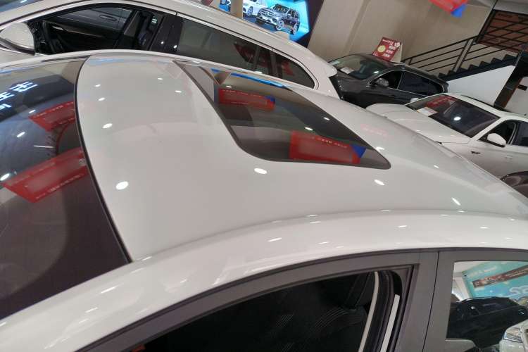 Used Roewe i5 2021 1.5L CVT Platinum Edition Roof