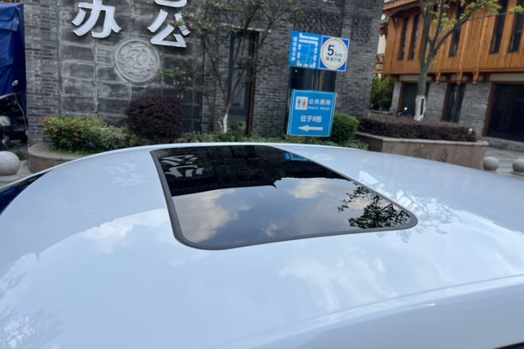 Used Roewe i5 2021 Revised Version 1.5L CVT Diamond Edition Roof
