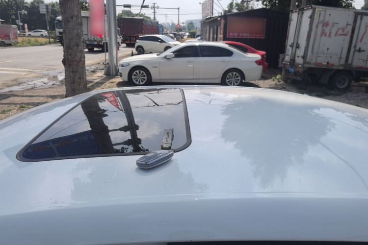 Used Roewe i5 2021 1.5L Manual Diamond Edition Roof