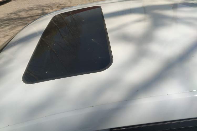 Used Roewe i5 2021 1.5L CVT Platinum Edition Roof