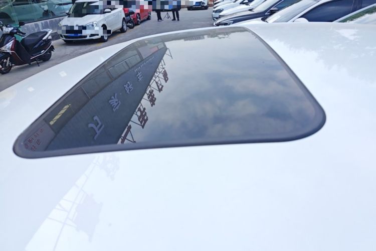 Used Roewe i5 2021 1.5L CVT Platinum Edition Roof