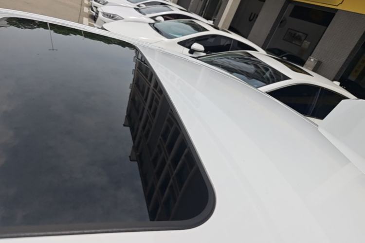 Used Roewe i5 2021 1.5L CVT Platinum Edition Roof