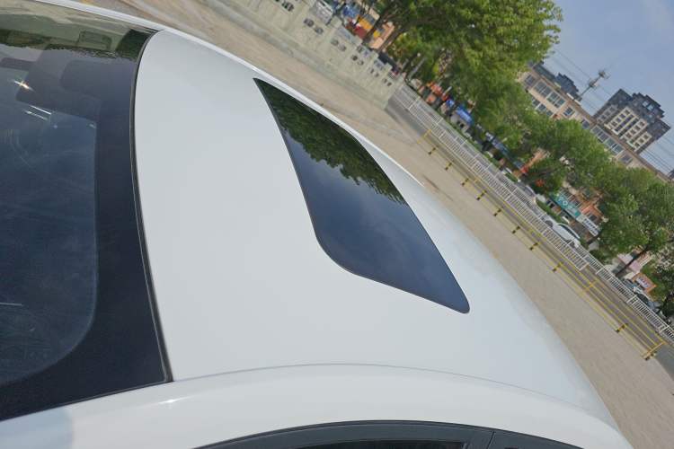 Used Roewe i5 2021 1.5L CVT Platinum Edition Roof